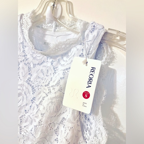 NWT Women’s bodysuit, crew neck lace, small - Picture 6 of 9